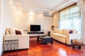 Bright House in the Middle of Kadiköy near Suadiye Marmaray Station with Balcony